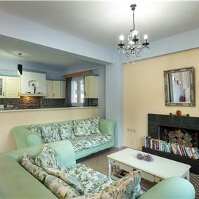 7 bedroom seaside villa with pool, Kassiopi, sleeps 13